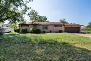 905 G W Jackson Ave, Corsicana, TX 75110 - Photo 2