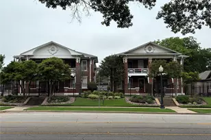 901 N Bishop Ave, Dallas, TX 75208 - Photo 1