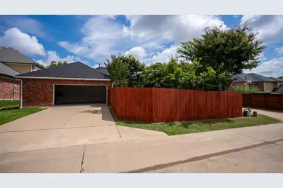 1810 Winterberry Trail, Garland, TX 75040 - Photo 36