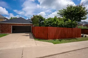 1810 Winterberry Trail, Garland, TX 75040 - Photo 36