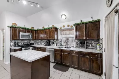 305 Ravenna Road, Lake Dallas, TX 75065 - Photo 6