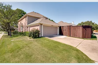 10300 Donley Drive, Irving, TX 75063 - Photo 34