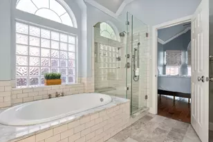 10300 Donley Dr, Irving, TX 75063 - Photo 18