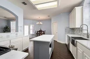 10300 Donley Dr, Irving, TX 75063 - Photo 14