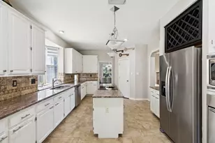 617 Highland Meadows Dr, Highland Village, TX 75077 - Photo 8