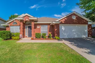 6405 Redstone Dr, Arlington, TX 76001 - Photo 1