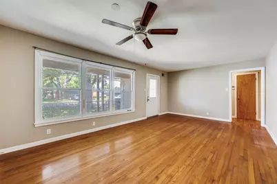 1706 W College Street, Sherman, TX 75092 - Photo 4