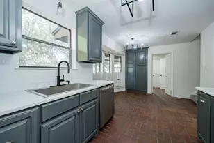 2811 Burlwood Dr, Dalworthington Gardens, TX 76016 - Photo 14