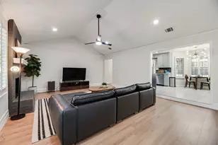 6725 Greenacres Dr, North Richland Hills, TX 76182 - Photo 10