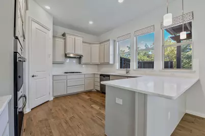 516 Renaissance Lane, Irving, TX 75060 - Photo 14