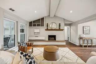 9406 Mill Hollow Dr, Dallas, TX 75243 - Photo 6