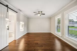 9406 Mill Hollow Dr, Dallas, TX 75243 - Photo 24