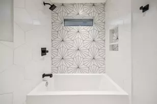 9406 Mill Hollow Dr, Dallas, TX 75243 - Photo 32