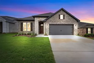 3508 Columbus St, Gainesville, TX 76240 - Photo 1