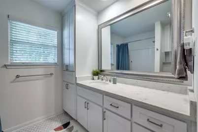 8543 Glencrest Lane, Dallas, TX 75209 - Photo 20