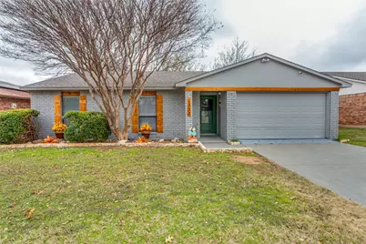 1333 Steinburg Lane, Fort Worth, TX 76134 - Photo 2