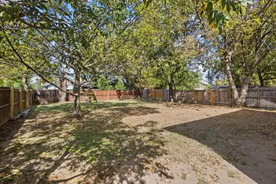 831 W Owing Street, Denison, TX 75020 - Photo 30