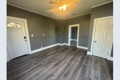 209 N Abbott Street #B, Hillsboro, TX 76645 - Photo 4