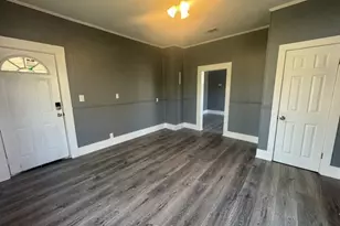 209 N Abbott St, Hillsboro, TX 76645 - Photo 4