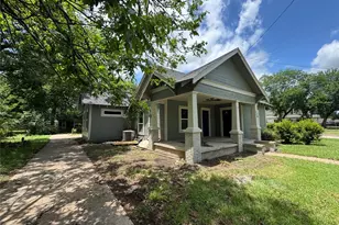 209 N Abbott St, Hillsboro, TX 76645 - Photo 2