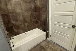 209 N Abbott St, Hillsboro, TX 76645 - Photo 8