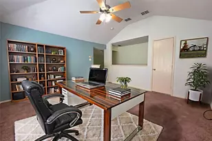 304 E Clover Park Dr, Fort Worth, TX 76140 - Photo 30