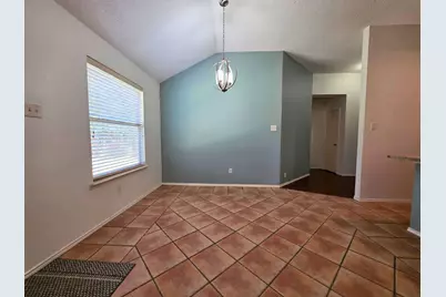 304 E Clover Park Drive, Fort Worth, TX 76140 - Photo 14