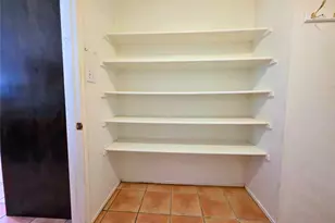 304 E Clover Park Dr, Fort Worth, TX 76140 - Photo 10