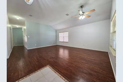 304 E Clover Park Drive, Fort Worth, TX 76140 - Photo 6