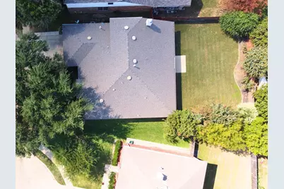 304 E Clover Park Drive, Fort Worth, TX 76140 - Photo 36