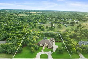 915 Timbercreek Dr, Stephenville, TX 76401 - Photo 2