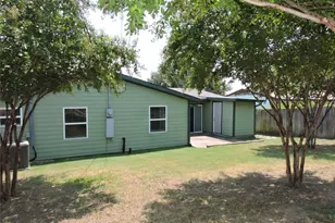 11927 Hoblitzelle Dr, Dallas, TX 75243 - Photo 26