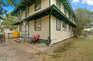 348 Sam Houston St, Mineral Wells, TX 76067 - Photo 2