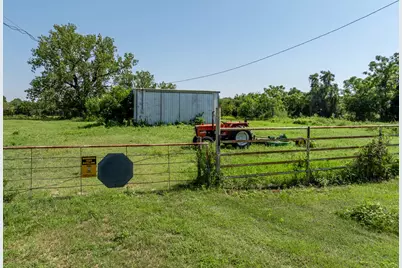 821 E Stegall Road, Robinson, TX 76706 - Photo 10