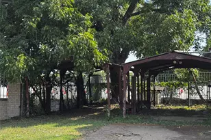 921 Web St, Arlington, TX 76011 - Photo 2