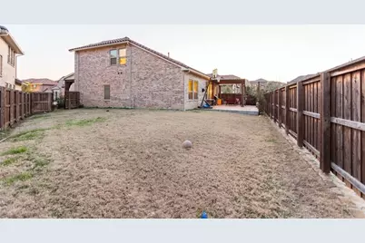 423 Palacio Street, Irving, TX 75039 - Photo 2