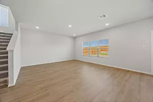 528 Stone Hollow Dr, Van Alstyne, TX 75495 - Photo 4