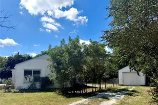 1201 W 11th St, McGregor, TX 76657 - Photo 16