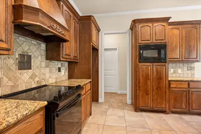 7707 Ravenswood Road, Granbury, TX 76049 - Photo 14