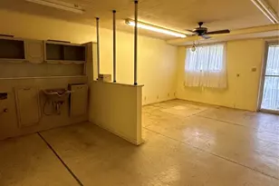 421 N 3rd St, Jacksboro, TX 76458 - Photo 8