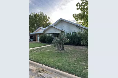 421 N 3rd Street, Jacksboro, TX 76458 - Photo 1