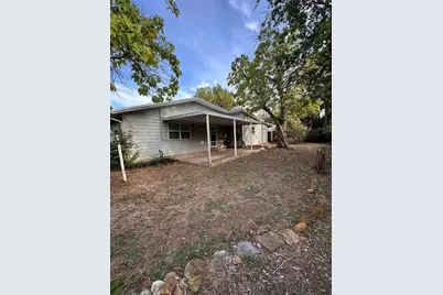 421 N 3rd Street, Jacksboro, TX 76458 - Photo 6
