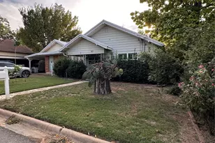 421 N 3rd St, Jacksboro, TX 76458 - Photo 2