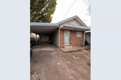 421 N 3rd Street, Jacksboro, TX 76458 - Photo 4