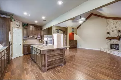 6216 Pennsylvania Avenue, Arlington, TX 76017 - Photo 2