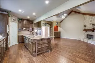 6216 Pennsylvania Ave, Arlington, TX 76017 - Photo 2