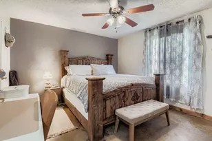 1305 Hutchins Ln, Reno, TX 76082 - Photo 8