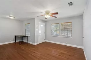 1304 E Lovers Ln, Arlington, TX 76010 - Photo 2