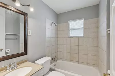 1304 E Lovers Lane, Arlington, TX 76010 - Photo 10