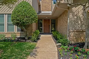 2011 Riverforest Dr, Arlington, TX 76017 - Photo 4